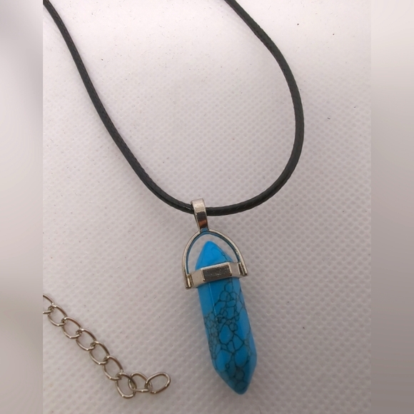 Turquoise Healing Crystal Point Necklace Silver tone Leather Necklace 22" Cord - Picture 5 of 8